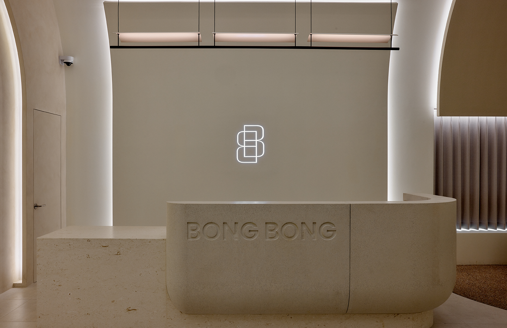 BongBong Plastic Surgery in Seoul builds on over 20 years of natural aesthetic design, its proprietary BIVOL methodology, and stem cell regenerative medicine.
